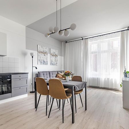 Spacious & Quiet Apt - Old Town & Kazimierz Краков Экстерьер фото